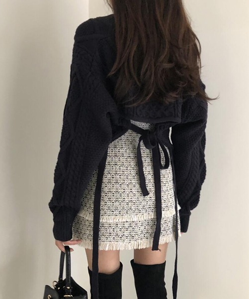 FRP(エフアールピー)の「YUGA バック ストラップ ニットセーター(ニット/セーター・レディース・ブラック/オフホワイト/カーキ・FREE)」の1枚目の写真