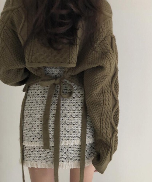 FRP(エフアールピー)の「YUGA バック ストラップ ニットセーター(ニット/セーター・レディース・ブラック/オフホワイト/カーキ・FREE)」の18枚目の写真