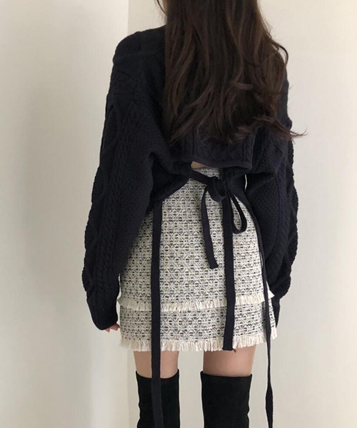 FRP(エフアールピー)の「YUGA バック ストラップ ニットセーター(ニット/セーター・レディース・ブラック/オフホワイト/カーキ・FREE)」の5枚目の写真