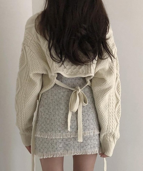 FRP(エフアールピー)の「YUGA バック ストラップ ニットセーター(ニット/セーター・レディース・ブラック/オフホワイト/カーキ・FREE)」の16枚目の写真