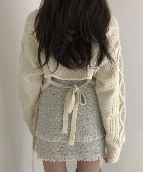 FRP(エフアールピー)の「YUGA バック ストラップ ニットセーター(ニット/セーター・レディース・ブラック/オフホワイト/カーキ・FREE)」の9枚目の写真