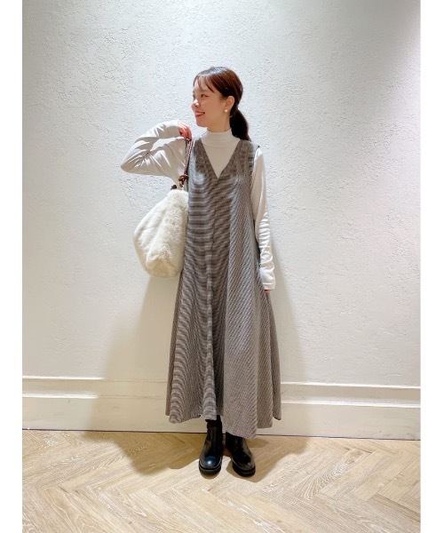 BEARDSLEY（ビアズリー）の「AWAYUKIハイネック（Tシャツ/カットソー・レディース・ブラック/ベージュ/ネイビー/ホワイト・FREE）」の16枚目の写真