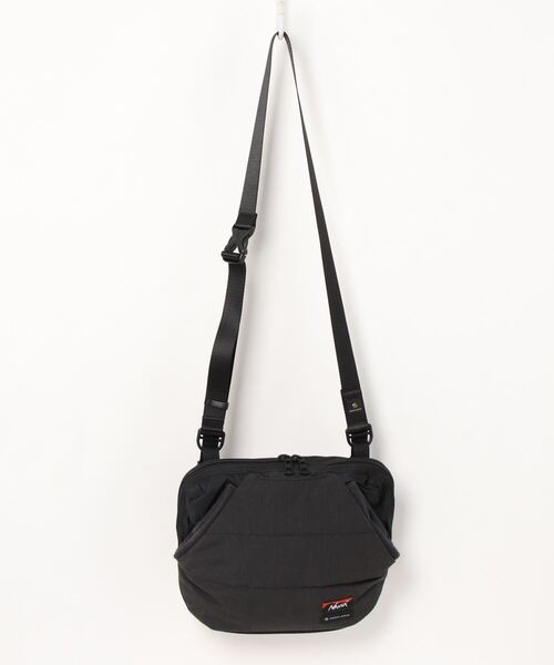 master-piece(マスターピース)の「【master-piece/マスターピース】 × NANGA hand warmer bag(ショルダーバッグ・メンズ・ブラウン/ブラック/ブルー・FREE)」の2枚目の写真