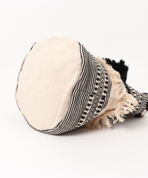 チャイハネ（チャイハネ）の「【チャイハネ】モノトーン手織りバッグ（ハンドバッグ・レディース・ブラック×ホワイト・FREE）」の2枚目の写真