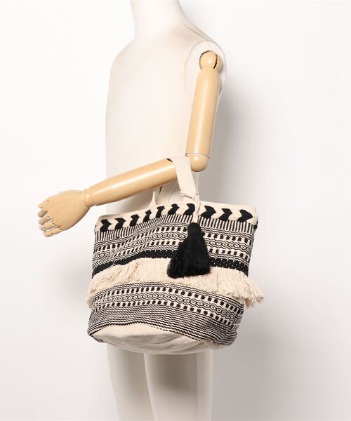 チャイハネ（チャイハネ）の「【チャイハネ】モノトーン手織りバッグ（ハンドバッグ・レディース・ブラック×ホワイト・FREE）」の6枚目の写真