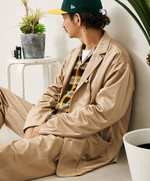 JOURNAL STANDARD relume(ジャーナルスタンダード レリューム)の「【ジャケット+パンツの2点セット】リラックス ベロアセットアップ(セットアップ・メンズ・ブラック/ベージュ/サックスブルー・M/L)」の2枚目の写真