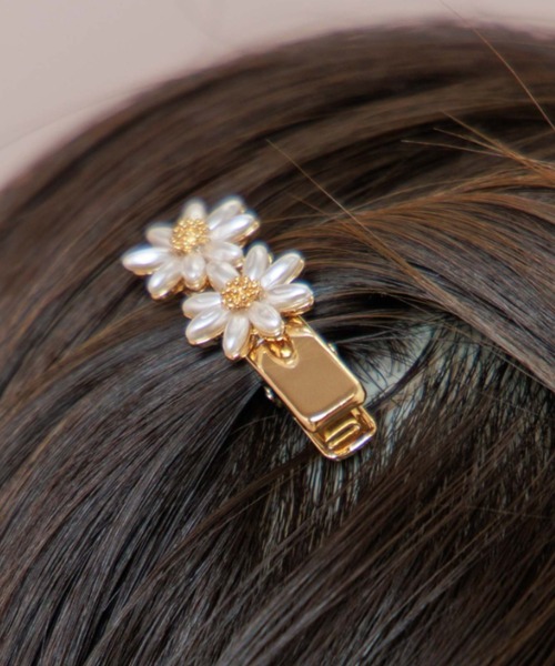 flower（フラワー）の「ツインマーガレットクリップ（ヘアピン・レディース・ゴールド・FREE）」の5枚目の写真