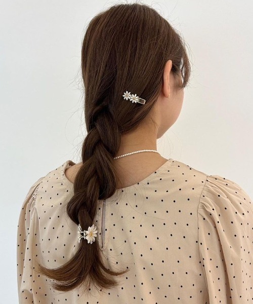 flower（フラワー）の「ツインマーガレットクリップ（ヘアピン・レディース・ゴールド・FREE）」の8枚目の写真