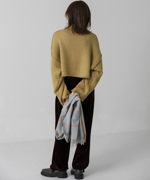 KBF（ケイビーエフ）の「リバーシブルハイネックショートニット（ニット/セーター・レディース・ブラック/オフホワイト/ライトカーキ・ONE）」の11枚目の写真