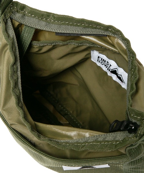 FIRST DOWN（ファーストダウン）の「ショルダー バッグ  パーテックス クワンタム（ショルダーバッグ・メンズ・チャコールグレー/オリーブ・フリー）」の8枚目の写真