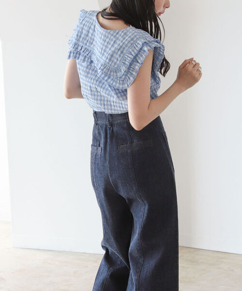 BeAMS DOT（ビームスドット）の「【WEB限定】BeAMS DOT / ビックフリル襟 ギンガムチェック柄 ノースリーブ ブラウス（シャツ/ブラウス・レディース・パープル系その他5/ホワイト/サックスブルー・FREE）」の7枚目の写真