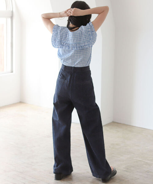 BeAMS DOT（ビームスドット）の「【WEB限定】BeAMS DOT / ビックフリル襟 ギンガムチェック柄 ノースリーブ ブラウス（シャツ/ブラウス・レディース・パープル系その他5/ホワイト/サックスブルー・FREE）」の9枚目の写真