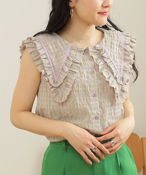 BeAMS DOT（ビームスドット）の「【WEB限定】BeAMS DOT / ビックフリル襟 ギンガムチェック柄 ノースリーブ ブラウス（シャツ/ブラウス・レディース・パープル系その他5/ホワイト/サックスブルー・FREE）」の15枚目の写真