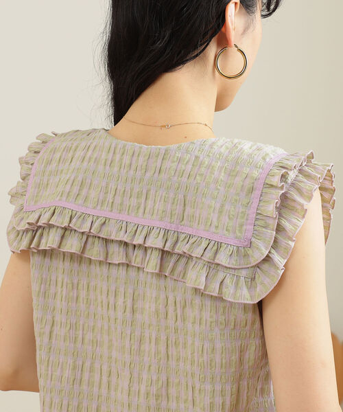 BeAMS DOT（ビームスドット）の「【WEB限定】BeAMS DOT / ビックフリル襟 ギンガムチェック柄 ノースリーブ ブラウス（シャツ/ブラウス・レディース・パープル系その他5/ホワイト/サックスブルー・FREE）」の17枚目の写真