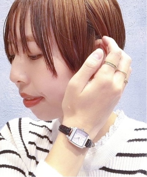 LEPSIM（レプシィム）の「スクエアカタオシウォッチ　256764（アナログ腕時計・レディース・グレイッシュベージュ/ブラック/ブルー・ONE SIZE）」の2枚目の写真