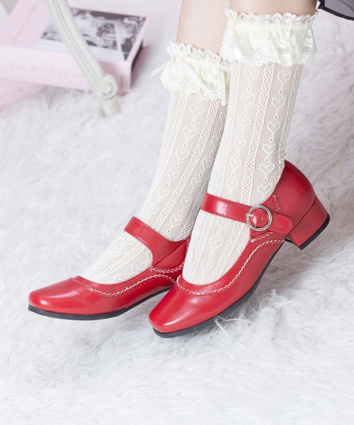 BODYLINE（ボディライン）の「ガーリー風 ラウンドトゥストラップパンプス（パンプス・レディース・ブラック/ブラウン/レッド/オフホワイト/ホワイト系/ブラック系・S/L/M/2L）」の6枚目の写真