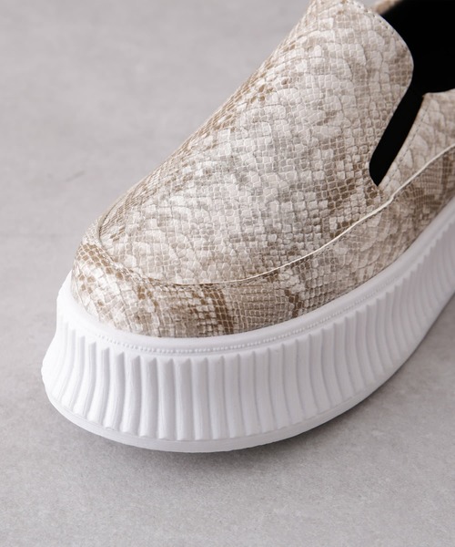 Thevon（ゼボン）の「厚底スリッポン（スニーカー・レディース・ベージュ/ブラック/ホワイト・SMALL/LARGE/MEDIUM）」の7枚目の写真