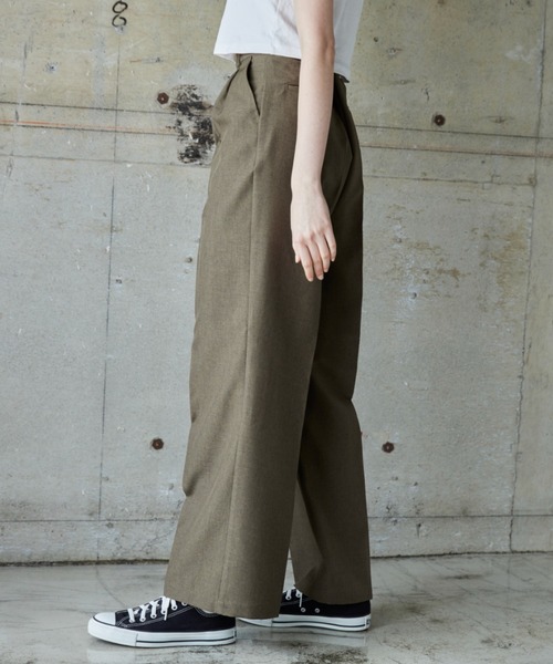 flaner（フラネ）の「Loose linen like pants/ルーズリネンライクパンツ（その他パンツ・レディース・カーキ/ナチュラル・SMALL/MEDIUM/LARGE）」の2枚目の写真