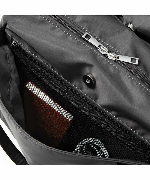 IEDIT(イディット)の「IEDIT ウェブマガジンmi-molletコラボ さらに軽量化!印象も軽やかにグレードアップした365日持ちたい撥水エブリデイバッグ〈グレー〉(トートバッグ・レディース・グレー・ONE SIZE)」の15枚目の写真