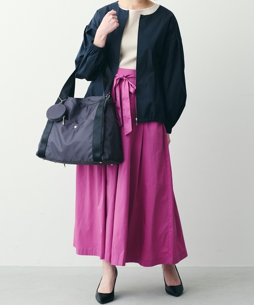 IEDIT(イディット)の「IEDIT ウェブマガジンmi-molletコラボ さらに軽量化!印象も軽やかにグレードアップした365日持ちたい撥水エブリデイバッグ〈グレー〉(トートバッグ・レディース・グレー・ONE SIZE)」の3枚目の写真