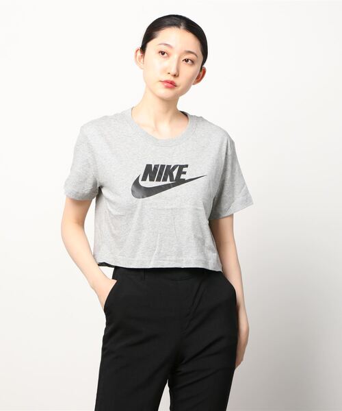 NIKE(ナイキ)の「NIKE/ナイキ WSエッセンシャル クロップフレンチテリー Tシャツ(Tシャツ/カットソー・レディース・グレー/ブラック/ホワイト・S/M/L/XL/XS)」の3枚目の写真