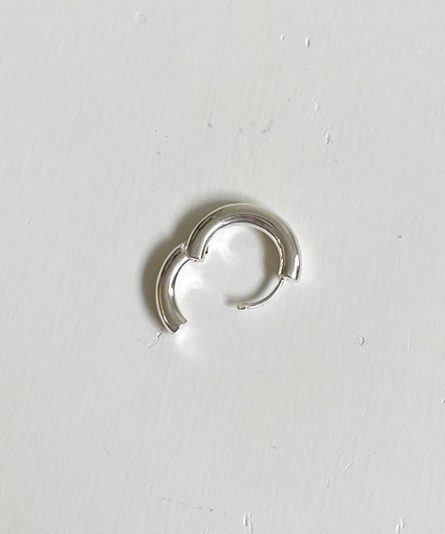 PT（ピーティ）の「Pt(ピーティー) newボリュームミニフープピアス（ピアス（両耳用）・レディース・シルバー/ゴールド・ONE SIZE）」の11枚目の写真