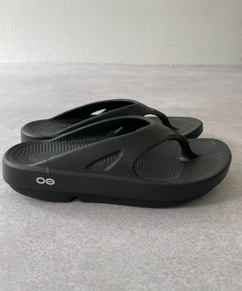 CIAOPANIC（チャオパニック）の「【OOFOS/ウーフォス】OOriginal/ウーオリジナルサンダル（サンダル・レディース・ブラック/パープル/アイボリー・24/25）」の21枚目の写真