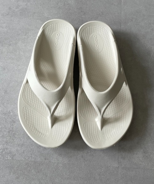 CIAOPANIC（チャオパニック）の「【OOFOS/ウーフォス】OOriginal/ウーオリジナルサンダル（サンダル・レディース・ブラック/パープル/アイボリー・24/25）」の8枚目の写真