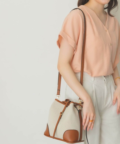 RODE SKO（ロデスコ）の「キャンバスコンビキンチャクショルダー（ショルダーバッグ・レディース・ブラック/キャメル・ONE）」の3枚目の写真
