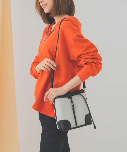 RODE SKO（ロデスコ）の「キャンバスコンビキンチャクショルダー（ショルダーバッグ・レディース・ブラック/キャメル・ONE）」の8枚目の写真