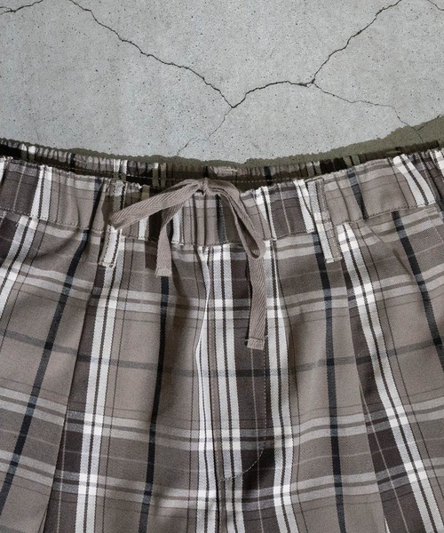 JOHN'S CLOSET（ジョンズクローゼット）の「【13】TCツイルワイドバルーンパンツ（その他パンツ・メンズ・ブラック/ベージュ/グリーン/アイボリー/ブラック系その他/ベージュ系その他/チェック・MEDIUM/LARGE/X-LARGE）」の12枚目の写真