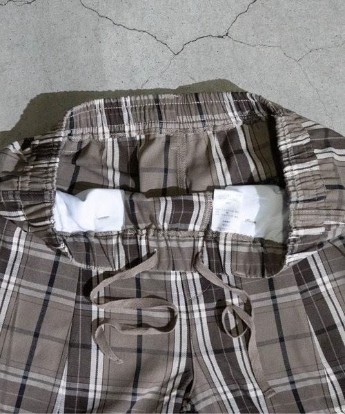 JOHN'S CLOSET（ジョンズクローゼット）の「【13】TCツイルワイドバルーンパンツ（その他パンツ・メンズ・ブラック/ベージュ/グリーン/アイボリー/ブラック系その他/ベージュ系その他/チェック・MEDIUM/LARGE/X-LARGE）」の20枚目の写真