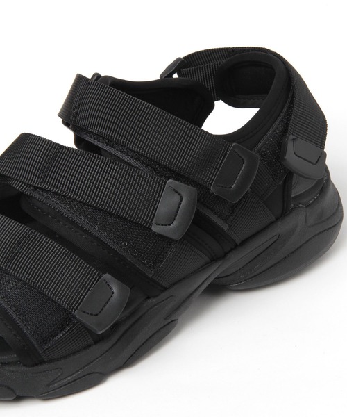 グレー ストラップ付きサンダル　NICO MODE ET JACOMO D'ICI モード エ ジャコモ ディッシィ MODE ET