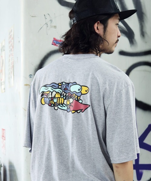 SANTA CRUZ(サンタクルーズ)の「SANTA CRUZ / サンタクルーズ Meek Slasher Fusion S/S Regular T-Shirt 半袖 クルーネック ロゴ Tシャツ(Tシャツ/カットソー・メンズ・ブラック/ヘザーグレー・MEDIUM/LARGE/X-LARGE)」の2枚目の写真