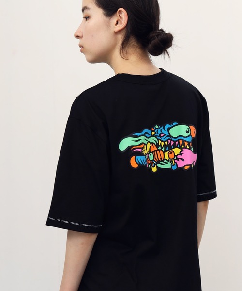 SANTA CRUZ(サンタクルーズ)の「SANTA CRUZ / サンタクルーズ Meek Slasher Fusion S/S Regular T-Shirt 半袖 クルーネック ロゴ Tシャツ(Tシャツ/カットソー・メンズ・ブラック/ヘザーグレー・MEDIUM/LARGE/X-LARGE)」の1枚目の写真