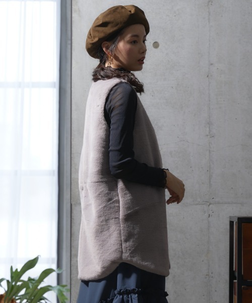 miclat（ミクラ）の「大きいサイズ ロング丈フェイクファーベスト miclat（ベスト・レディース・ベージュ/チャコールグレー・4L/LL/3L/L）」の20枚目の写真