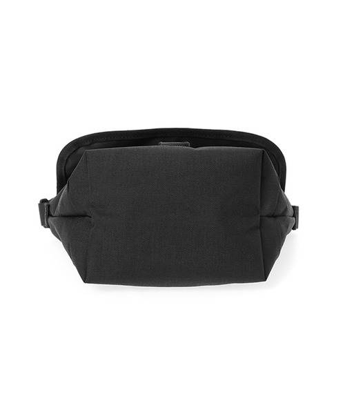 Manhattan Portage（マンハッタンポーテージ）の「Nylon Messenger Bag Flap Zipper Pocket（メッセンジャーバッグ・メンズ・ブラック・X-SMALL）」の9枚目の写真