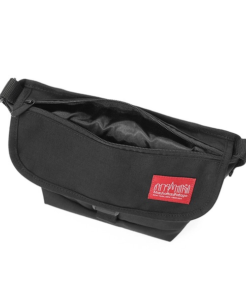 Manhattan Portage（マンハッタンポーテージ）の「Nylon Messenger Bag Flap Zipper Pocket（メッセンジャーバッグ・メンズ・ブラック・X-SMALL）」の8枚目の写真
