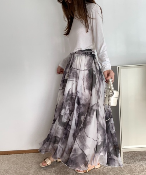 ECLIN(エクラン)の「花柄ボリュームフレアマキシスカート(スカート・レディース・チャコールグレー/ライトグレー/ブラック/グリーン・S/M)」の22枚目の写真