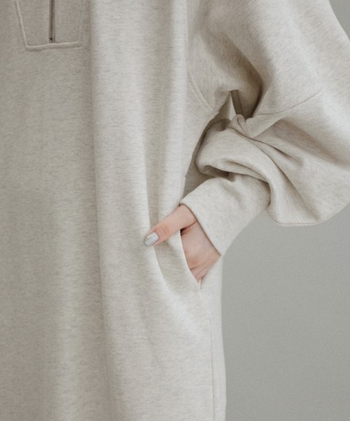 ADAM ET ROPE'（アダムエロペ）の「【WEB限定(一部店舗展開あり)】ハーフZIPスウェットワンピース（ワンピース・レディース・ブラック/ホワイト系その他/キナリ・FREE）」の13枚目の写真