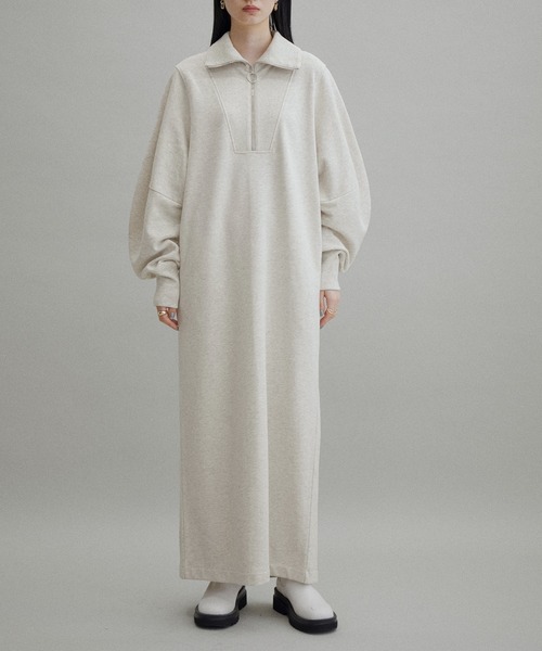 ADAM ET ROPE'（アダムエロペ）の「【WEB限定(一部店舗展開あり)】ハーフZIPスウェットワンピース（ワンピース・レディース・ブラック/ホワイト系その他/キナリ・FREE）」の8枚目の写真