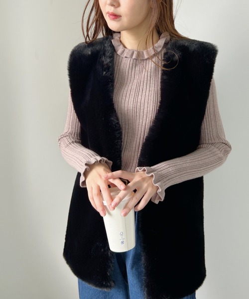 CLEA（クレア）の「フェイクファーロングベスト（ベスト・レディース・モカ/ホワイト/ブラック・FREE）」の21枚目の写真