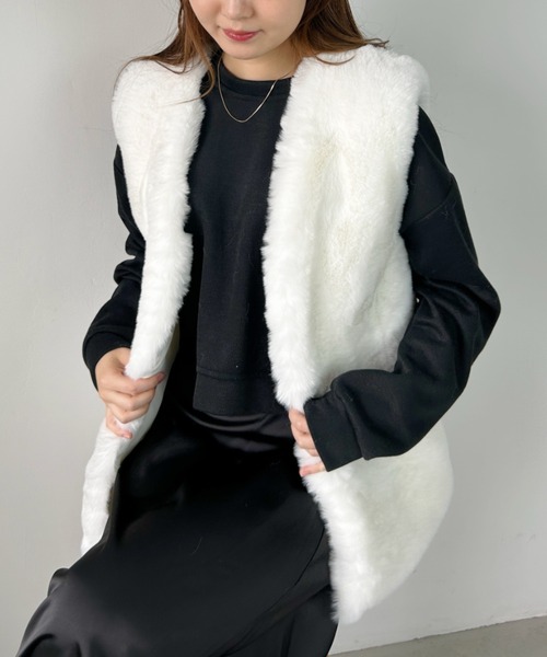 CLEA（クレア）の「フェイクファーロングベスト（ベスト・レディース・モカ/ホワイト/ブラック・FREE）」の9枚目の写真