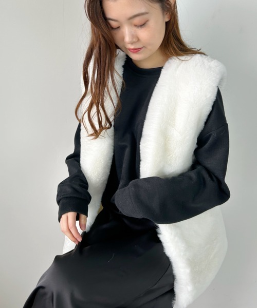 CLEA（クレア）の「フェイクファーロングベスト（ベスト・レディース・モカ/ホワイト/ブラック・FREE）」の10枚目の写真