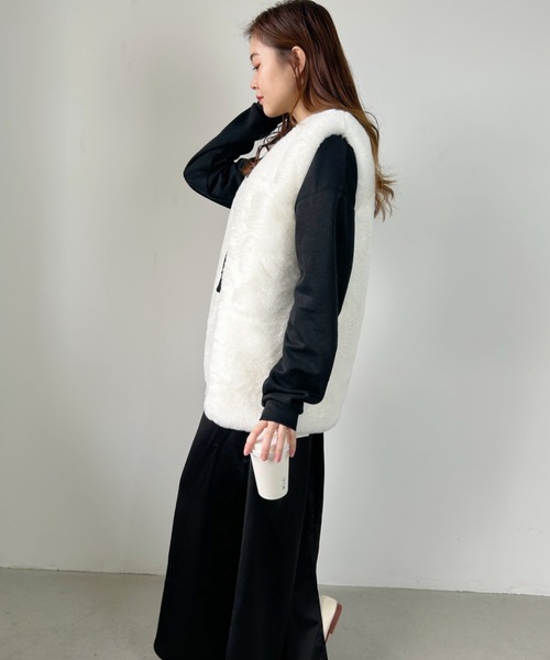 CLEA（クレア）の「フェイクファーロングベスト（ベスト・レディース・モカ/ホワイト/ブラック・FREE）」の15枚目の写真