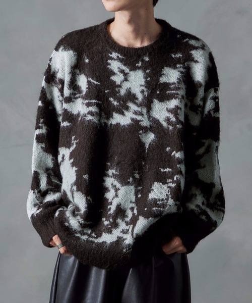 NILWAY（ニルウェイ）の「モヘアタッチダブルジャガード総柄グラデーションニット（ニット/セーター・メンズ・グリーン/ネイビー/チャコール/ブラック/ブラック×レッド/ブラック×パープル・MEDIUM/LARGE）」の2枚目の写真
