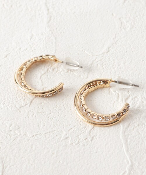 SHOO・LA・RUE(シューラルー)の「◆【セレモニー】キラキラフープピアス&イヤリング(ピアス(両耳用)・レディース・ゴールド系/ゴールド系1/シルバー系/シルバー系1/ゴールド系その他2/ゴールド系その他・00)」の7枚目の写真