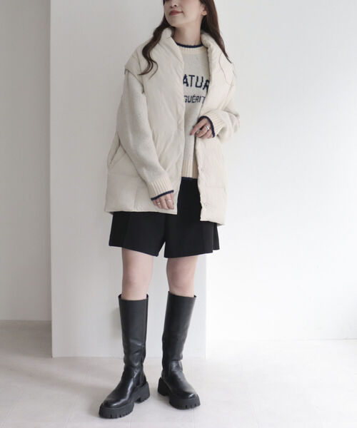 fredy emue（フレディエミュ）の「ライトタフタベスト（ダウンベスト・レディース・オフホワイト/グレイッシュベージュ/ブラック・38）」の6枚目の写真