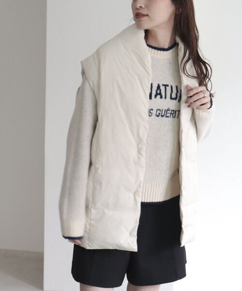 fredy emue（フレディエミュ）の「ライトタフタベスト（ダウンベスト・レディース・オフホワイト/グレイッシュベージュ/ブラック・38）」の8枚目の写真