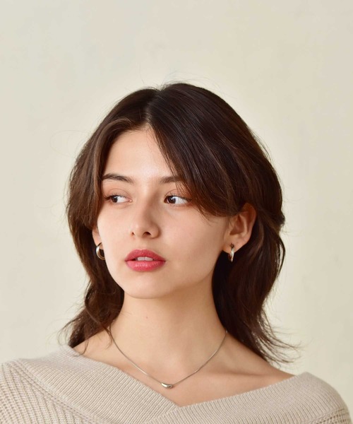 LHME（エルエイチエムイー）の「LHME ダブルリングフープピアス/サージカルステンレス316L（金属アレルギー対応）（ピアス（両耳用）・レディース・シルバー/イエローゴールド・ONE SIZE）」の9枚目の写真